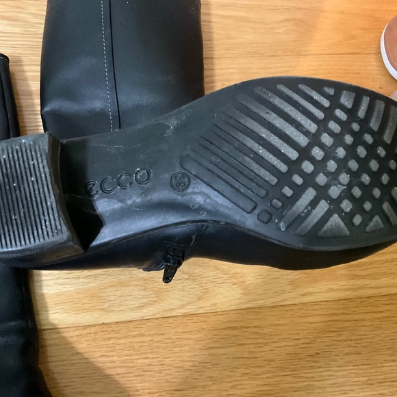 Ecco women high cut zip boots, black leather, 8-8.5 size, very comfortable, - Picture 4 of 8